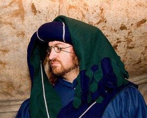 Chaperon Chaperon with Double Gorget